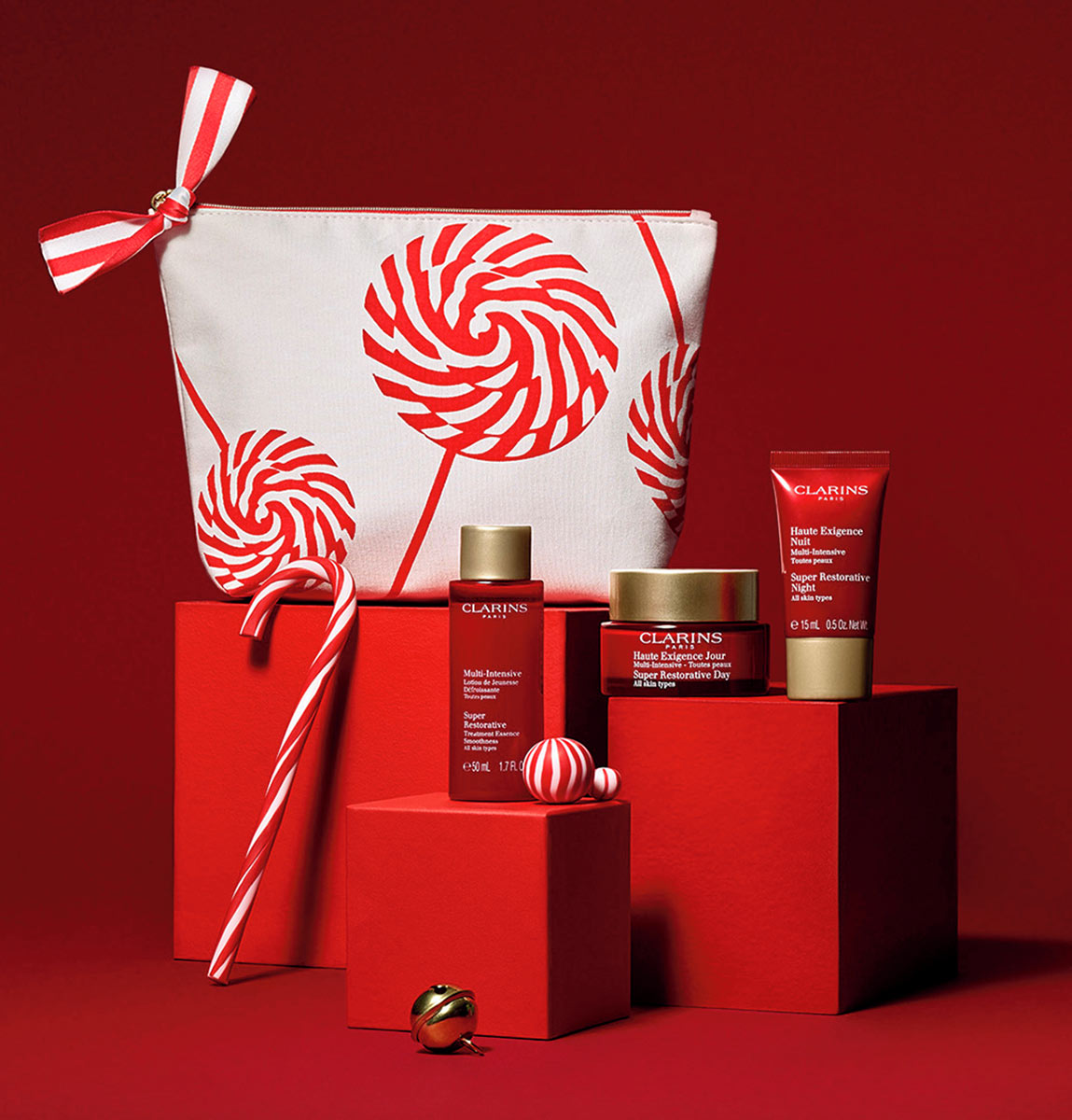 Clarins. Clarins новогодний набор. Пакет кларанс. Clarins упаковка.